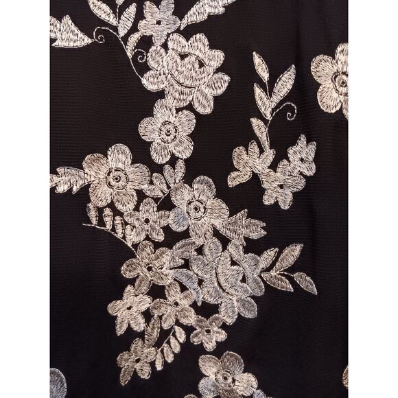 INC Artsy Top Blouse Plus Size 0X/XL Embroidered‎ Floral Romantic Event Career - Picture 2 of 9